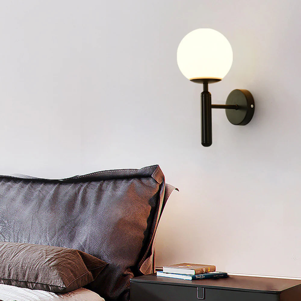 Lampada da parete in metallo moderno Milky Glow