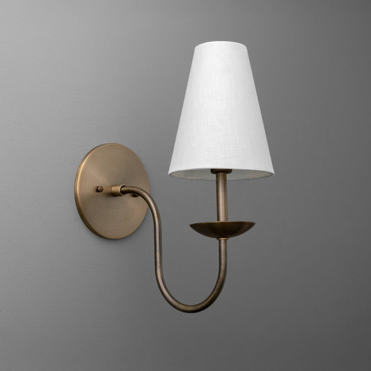 Curva Aplique de Metal con Lino Blanco - Lámpara de Pared Clásica de Latón para Dormitorios