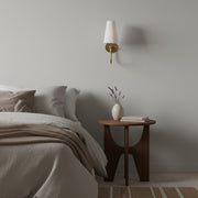 Applique murale Serena Elegant Swoop – Lampe murale moderne avec abat-jour en tissu pour couloir et chambre