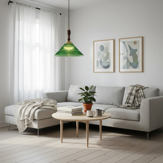 Lámpara colgante vintage Elunaris con forma de trompeta y pantalla de vidrio verde para comedor
