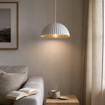 Cargar imagen en el visor de la Galería, White metal pendant lamp in a sofa corner
