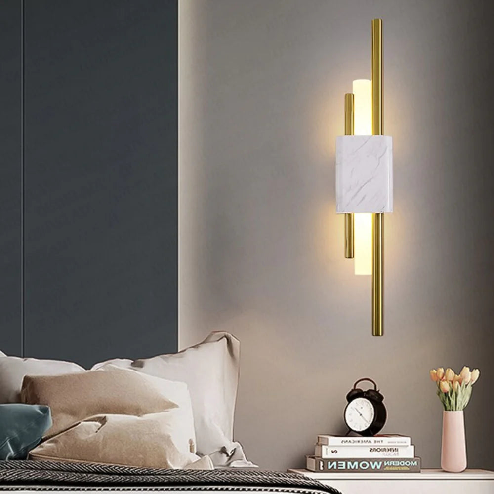 Luz de Pared con Detalles en Mármol Refined Radiance