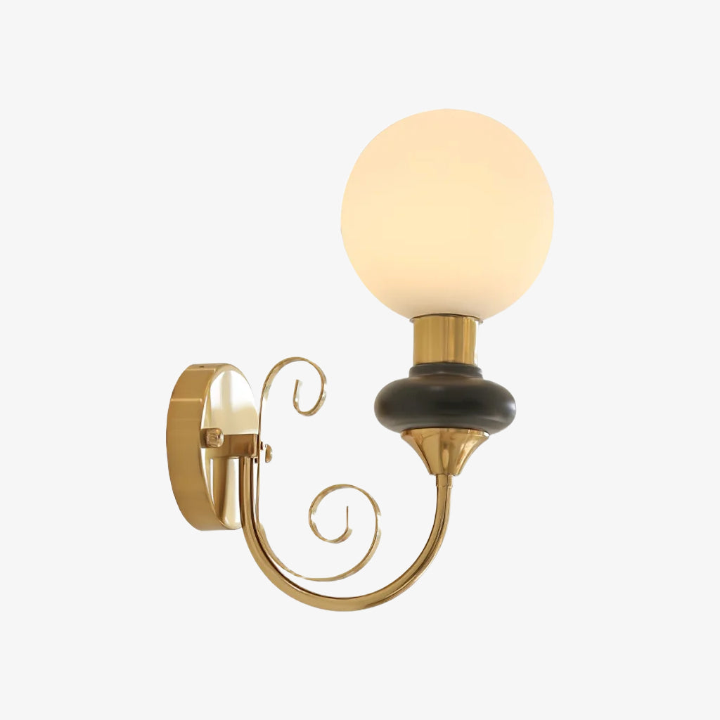 Noirvex Sculpturale Metalen Wandlamp – Elegant Verticaal Ontwerp voor Woonruimtes