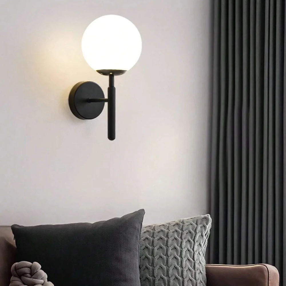 Lampada da parete in metallo moderno Milky Glow
