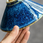 Cargar imagen en el visor de la Galería, Handheld close view of the blue ceramic shade edge texture