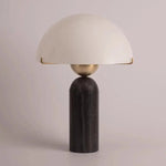 Bild in die Galerieansicht laden, Peono Alabaster Tischlampe