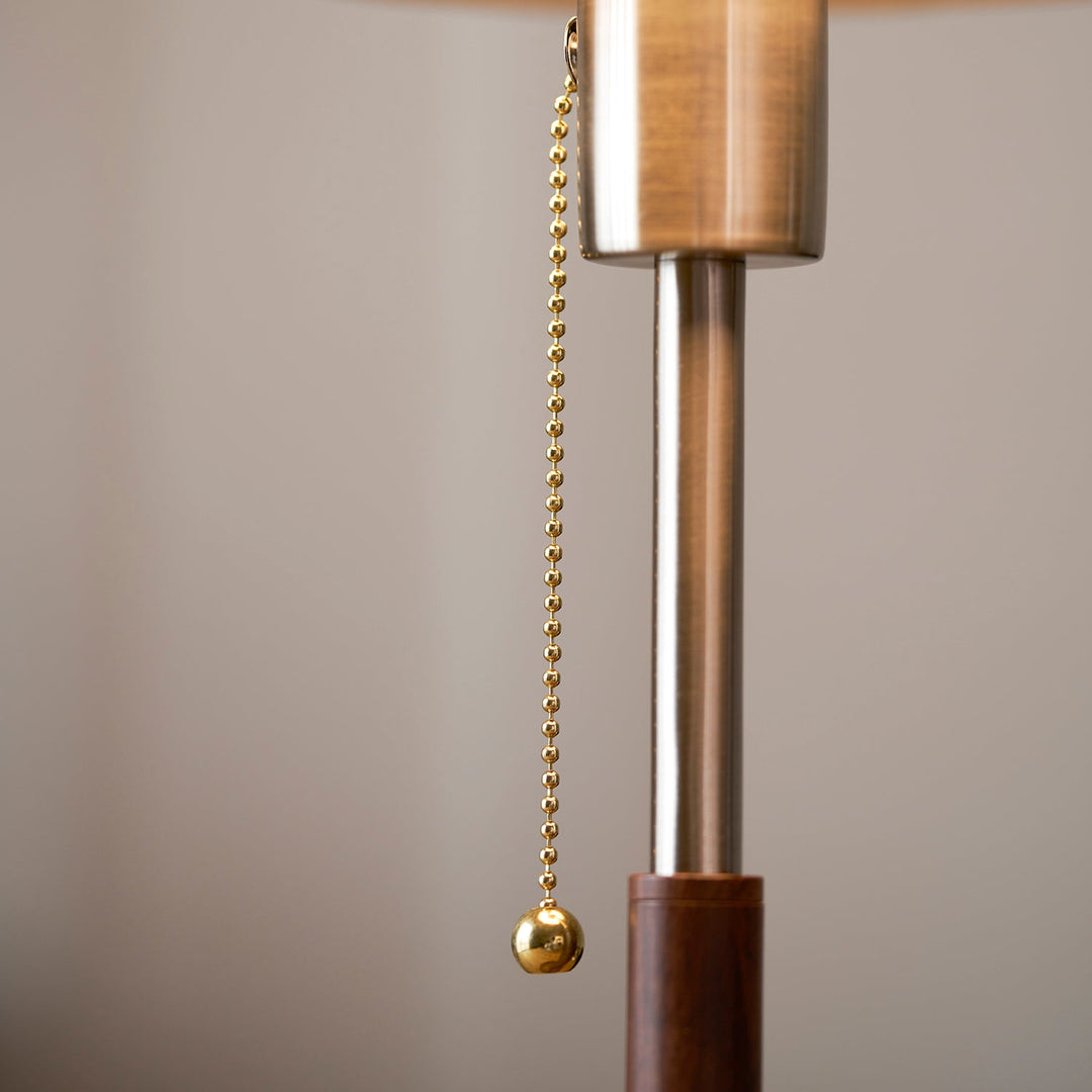 Lampa stołowa Afterglow z zaokrąglonym kloszem – nowoczesny retro styl do sypialni