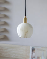 Bild in die Galerieansicht laden, Lilin Alabaster-Pendelleuchte