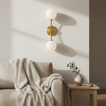 Carica immagine nel visualizzatore della Galleria, Applique da parete in ferro Arden Glass a 2 luci - Design moderno curvo per bagno o corridoio