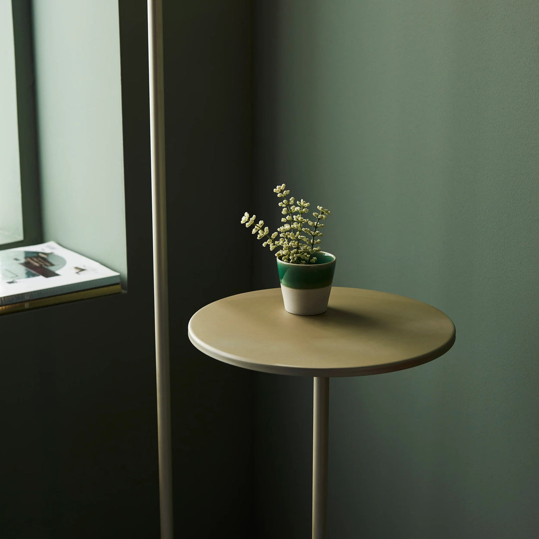 Lirra multifunctionele vloerlamp met tafelbladontwerp – stijlvolle staande lamp voor woonruimtes