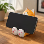 Bild in die Galerieansicht laden, Wooden animal phone stand scene view