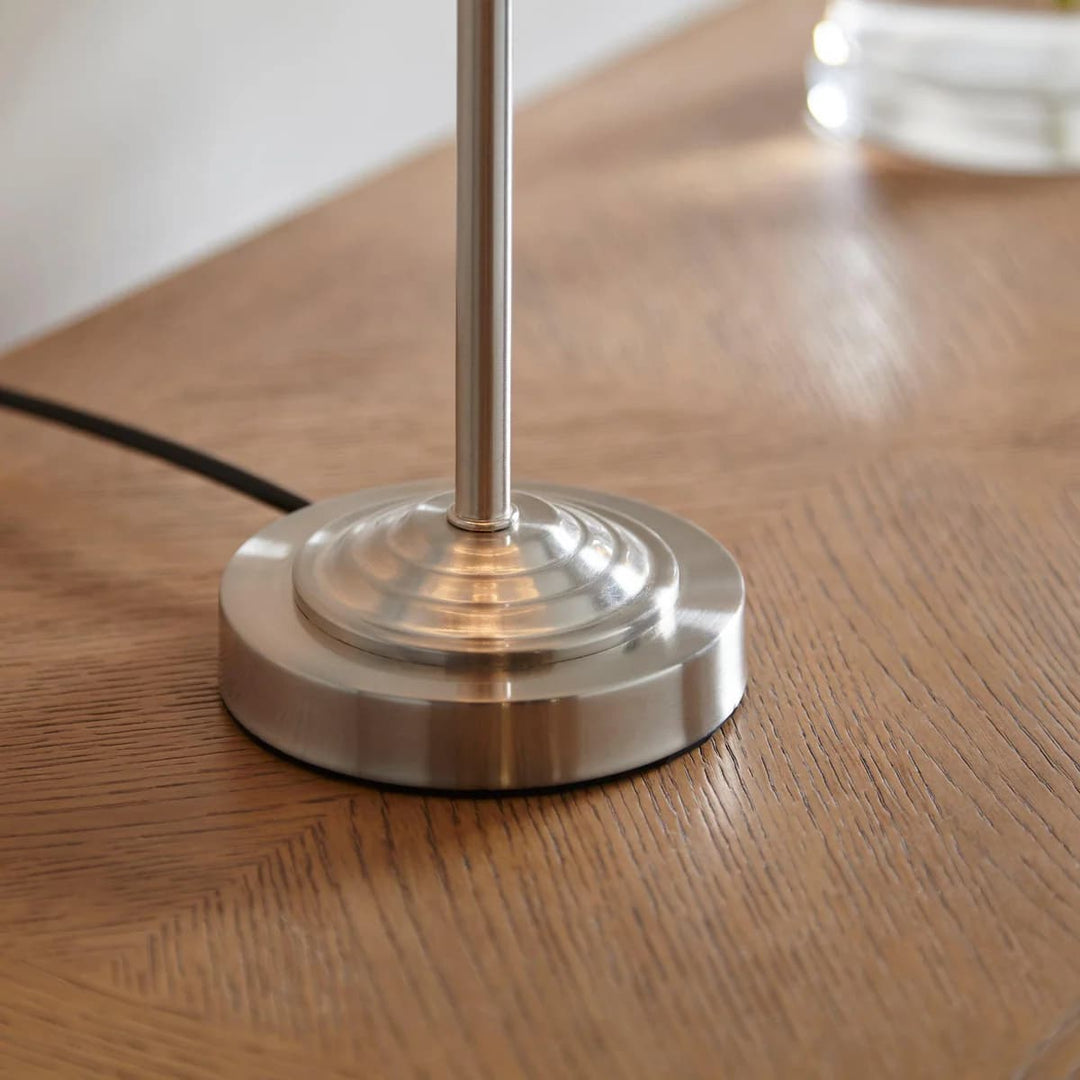 Tela 1‑licht en 3‑licht tafellamp – modern linnen en metaal voor nachtkastje of woonkamer