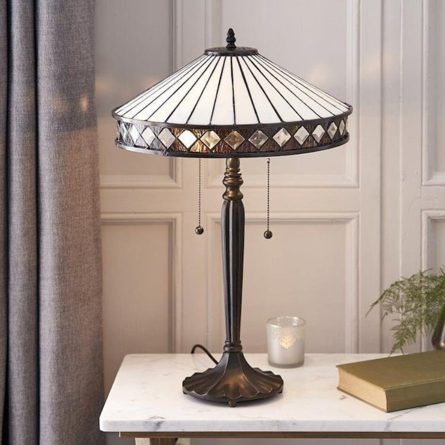 TF Fargo geometrische Tiffany-stijl lamp — amberkleurig en crèmekleurig glas accentverlichting voor slaapkamer of studeerkamer
