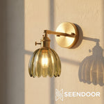 Afbeelding laden in galerijweergave, Gannon Vintage Lotus glazen wandlamp