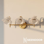 Afbeelding laden in galerijweergave, Revalis glazen bloem kaptafel wandlamp – moderne bloemige wandlamp
