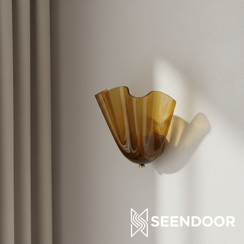 Lampada da parete in vetro artigianale Bellina design contemporaneo per corridoio