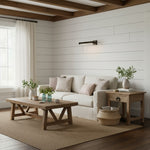 Cargar imagen en el visor de la galería, Luz para cuadros Zorv Sleek – Lámpara de pared con marco metálico acanalado para exhibición de arte o fotos