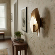 Lámpara de Pared Artística Shella – Diseño de Pantalla en Forma de Pétalos para Dormitorio o Pasillo