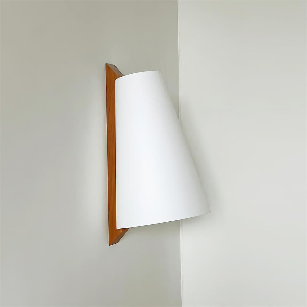 Trianora Wall Lamp