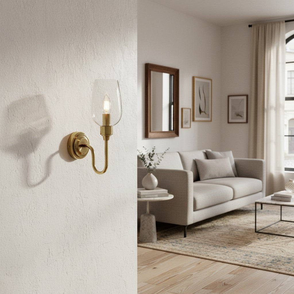 Clarione Art Deco Wandlamp met Heldere Glazen Kap – Modern Metalen Ontwerp voor Gangen