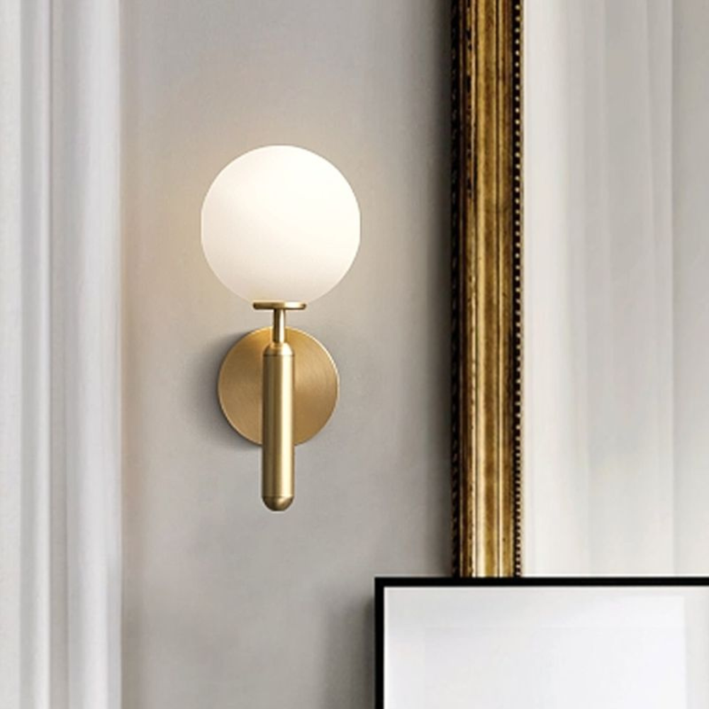Lampada da parete in metallo moderno Milky Glow