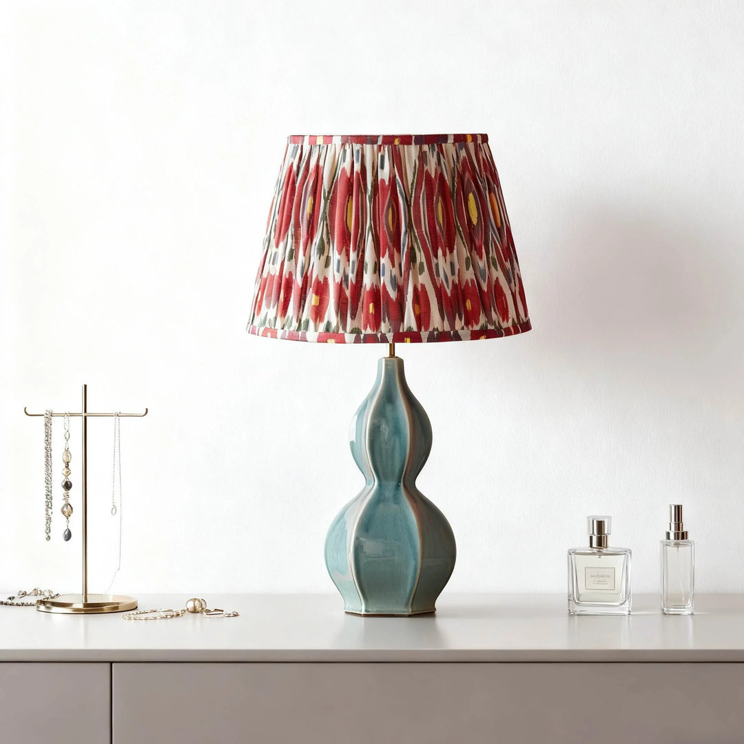 Thalune Tafellamp in Zeewier Keramiek – Sculpturale Kustgloed voor Slaapkamers en Woonkamers