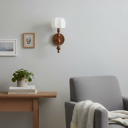 Applique murale Savara moderne à base incurvée – Abat-jour en tissu doux diffusant pour couloirs et salons