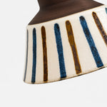 Cargar imagen en el visor de la Galería, Close view of the striped ceramic glaze and warm brown rim