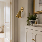 Cargar imagen en el visor de la Galería, Natural brass wall light in a soft hallway setting