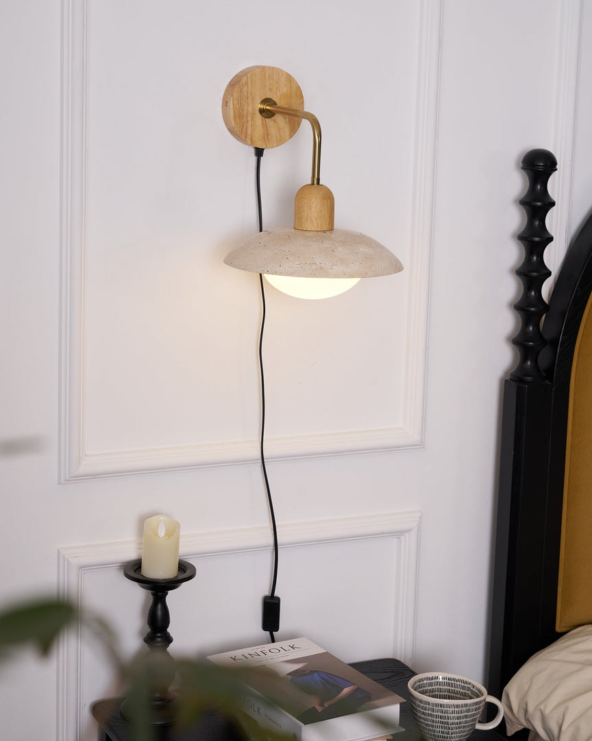 Lampa ścienna z wtyczką Carolia