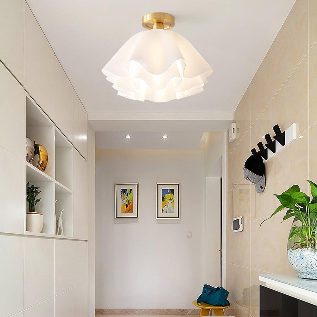 Lustra Pleated Acrylic Ceiling Light – Retro Brass Flush Mount for Dining Room and Bedroom
