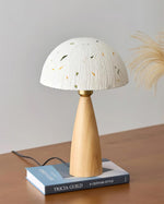Bild in die Galerieansicht laden, Kent Holz Tischlampe