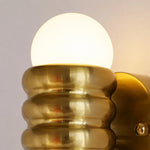 Cargar imagen en el visor de la Galería, Warm illuminated brass shade detail