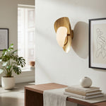 Cargar imagen en el visor de la galería, Lámpara de Pared Artística Shella – Diseño de Pantalla en Forma de Pétalos para Dormitorio o Pasillo