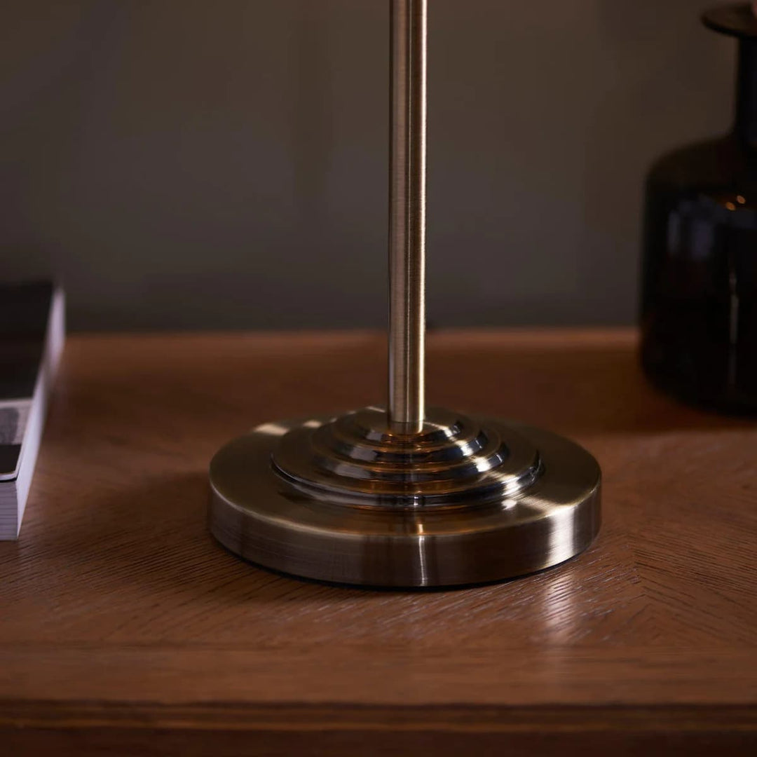 Tela 1‑licht en 3‑licht tafellamp – modern linnen en metaal voor nachtkastje of woonkamer