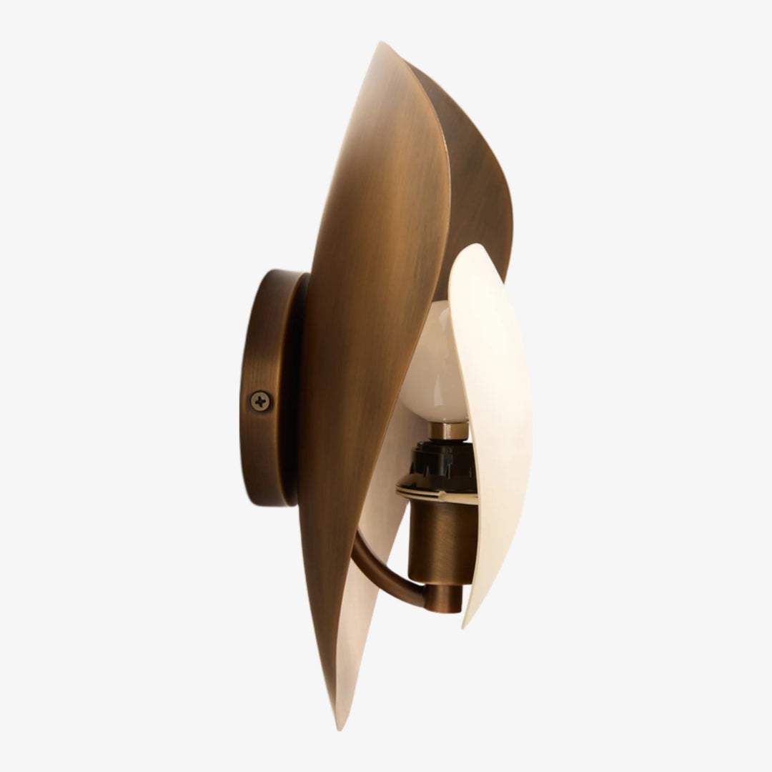 Lámpara de Pared Artística Shella – Diseño de Pantalla en Forma de Pétalos para Dormitorio o Pasillo