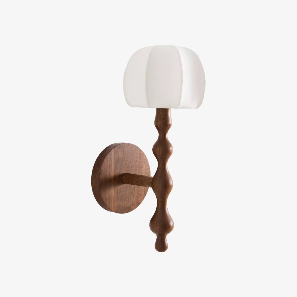 Lámpara de pared Savara moderna con base curva – Pantalla de tela suave y difusa para pasillos y salas de estar