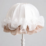 Afbeelding laden in galerijweergave, Close-up of layered white and blush ruffles on the gathered fabric lampshade