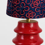 Afbeelding laden in galerijweergave, Embroidered Fabric and Sculptural Ceramic Table Lamp