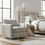 Charger l'image dans le visualiseur de la galerie, Lampadaire Duova minimaliste à 2 lampes - Lumière moderne en métal avec abat-jour plissé en tissu pour chambre ou salon