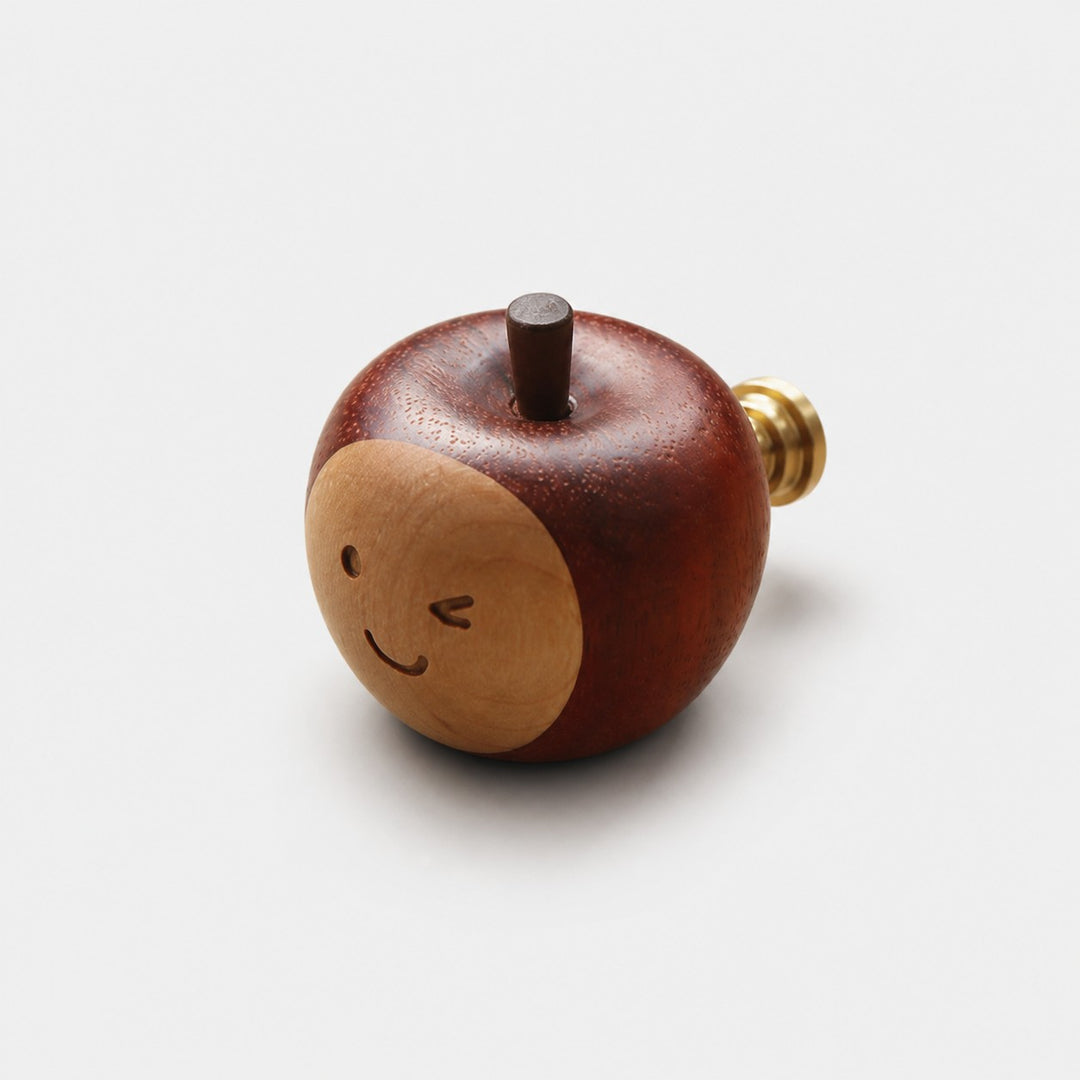 Accessori per mobili in legno lavorati a mano a forma di frutta