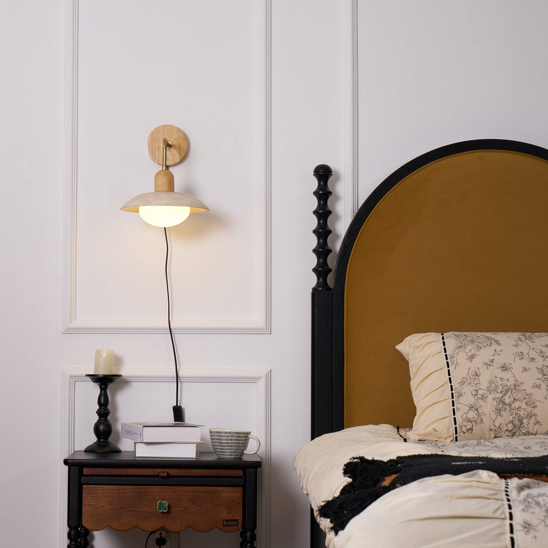 Lampa ścienna z wtyczką Carolia