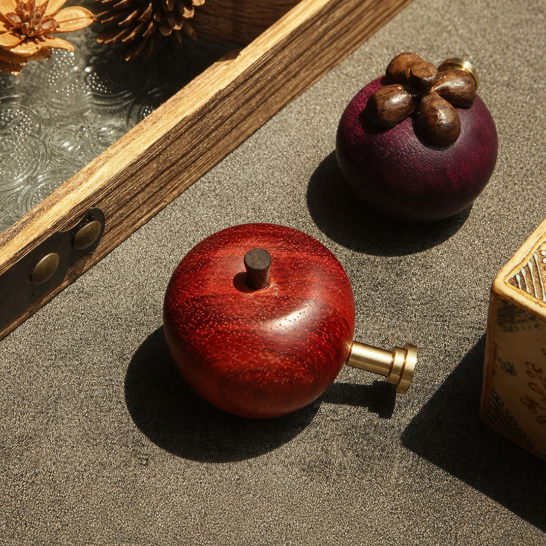 Accessori per mobili in legno lavorati a mano a forma di frutta