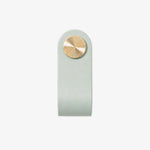 Afbeelding laden in galerijweergave, Cowhide leather and brass cabinet pull handle color and size option