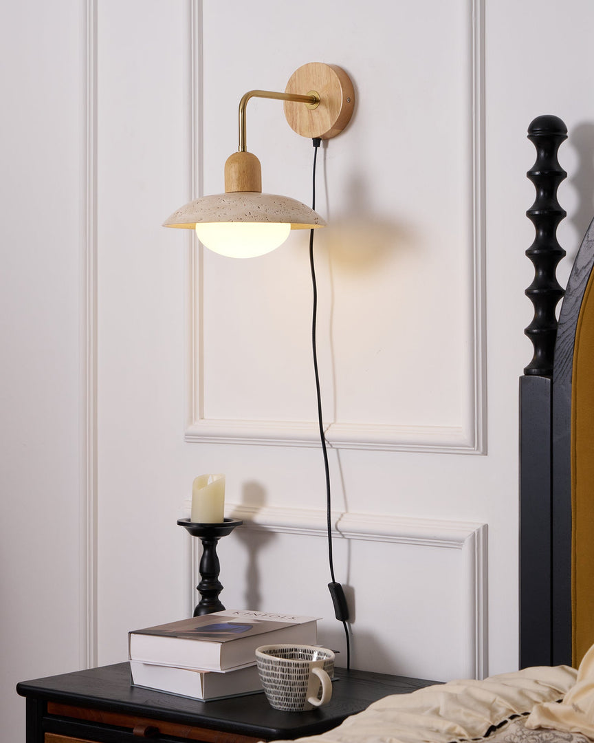 Lampa ścienna z wtyczką Carolia