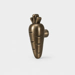 Afbeelding laden in galerijweergave, Antique brass carrot 50 mm cabinet knob front view