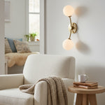 Carica immagine nel visualizzatore della Galleria, Applique da parete in ferro Arden Glass a 2 luci - Design moderno curvo per bagno o corridoio