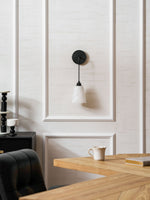 Bild in die Galerieansicht laden, Droplet Alabaster Wandleuchte
