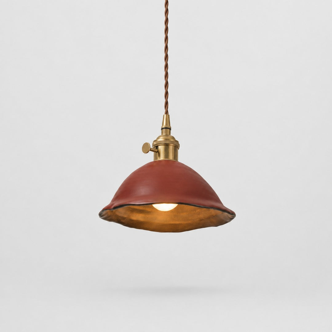 Vintage keramische hanglamp met dubbele glazuurlaag en messing fittingen