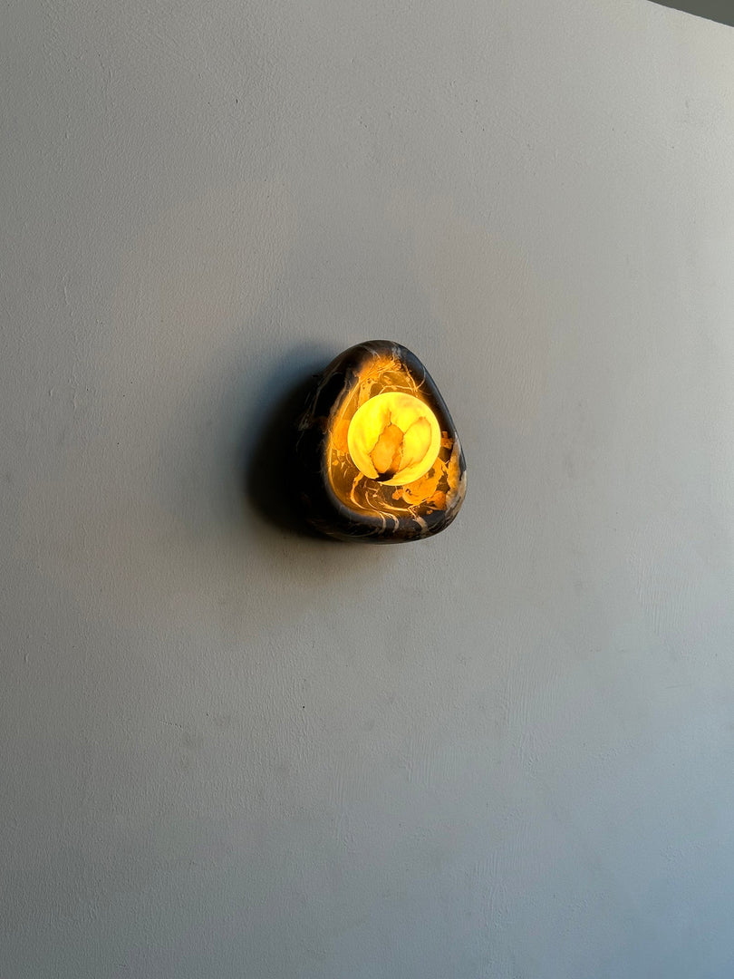 Schwarze Perlen-Marmor-Wandleuchte